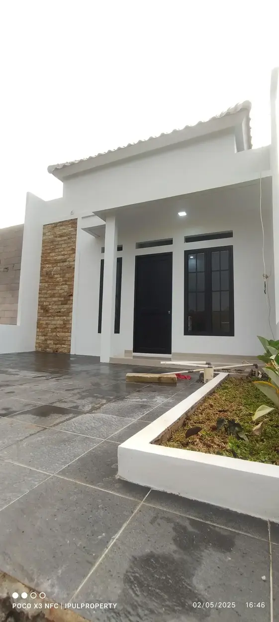 Tampak Depan Surya Mansion Rumah Modern Depok